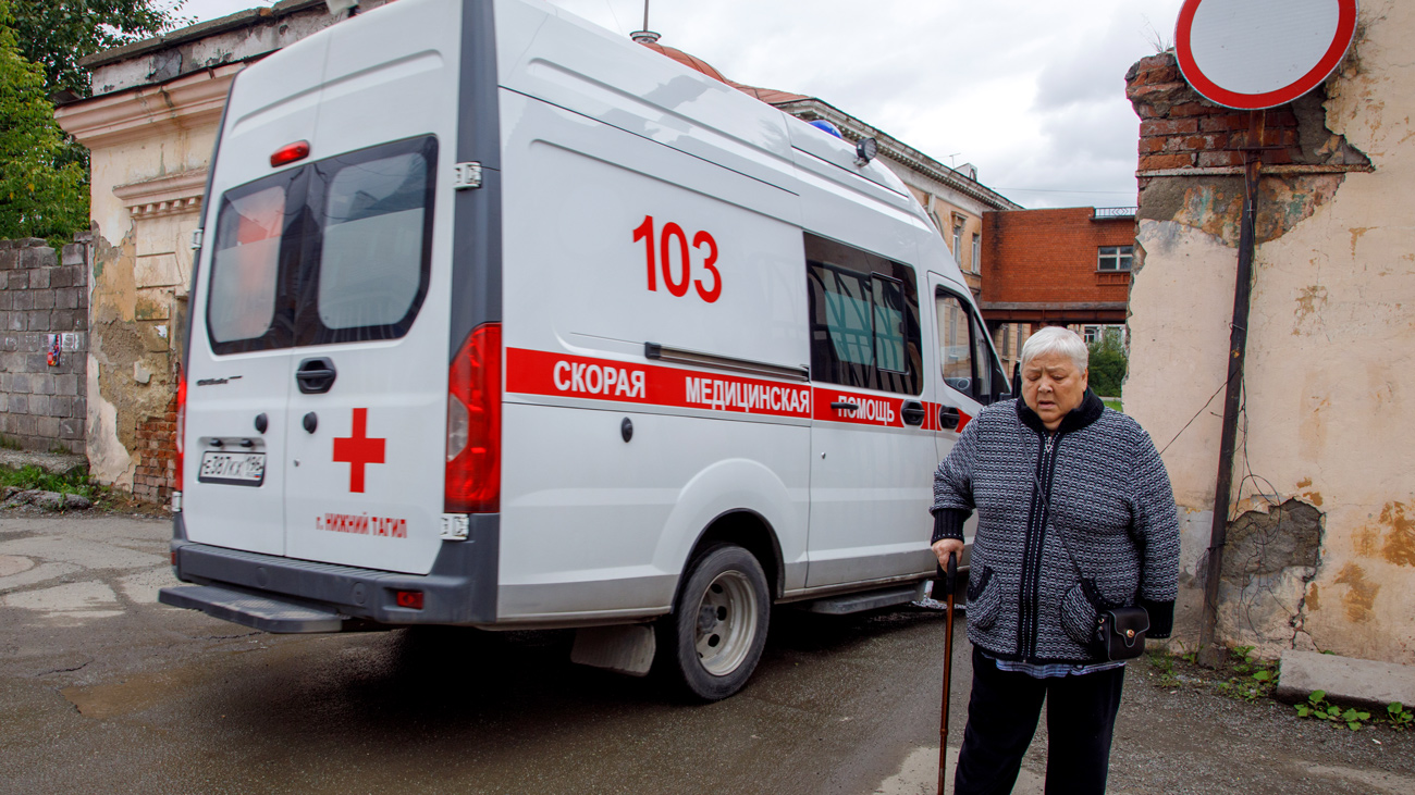 В Нижнем Тагиле решили уволить более 150 сотрудников скорой помощи ради  «эффективности»