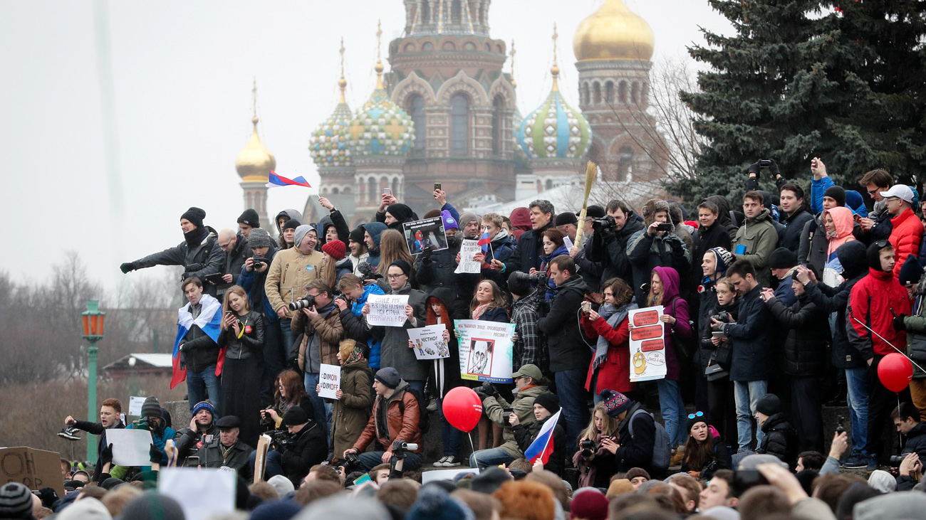 Российские вузы призывают студентов не выходить на митинги 23 января.  Некоторые сделали субботу учебным днем