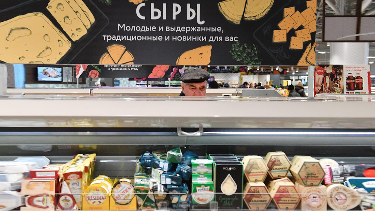 Охранник рынок. Georgian ambassador in spain. Посол магазин. Росал чернышевская. Посольство моды кызыл.